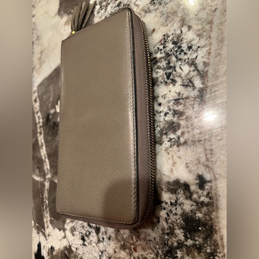 Gucci Soho Zippy Long Wallet - Picture 4 of 14